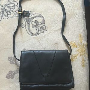 Preloved Genuine Leather Vintage shoulder purse.